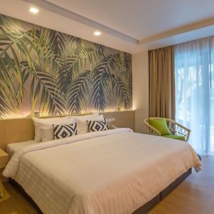 Deluxe Double or Twin Room Pool View