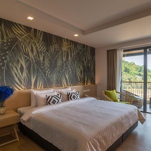 Deluxe Cliff View
